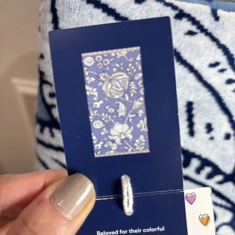 Roller Rabbit X Target Beach Towel Floral Vines Blue NEW - Picture 3 of 4